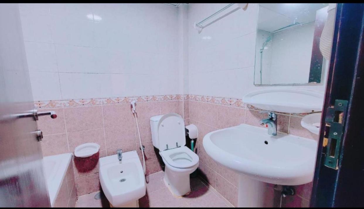 Dxb Hostel Near Adcb Metro Station Dubaj Zewnętrze zdjęcie