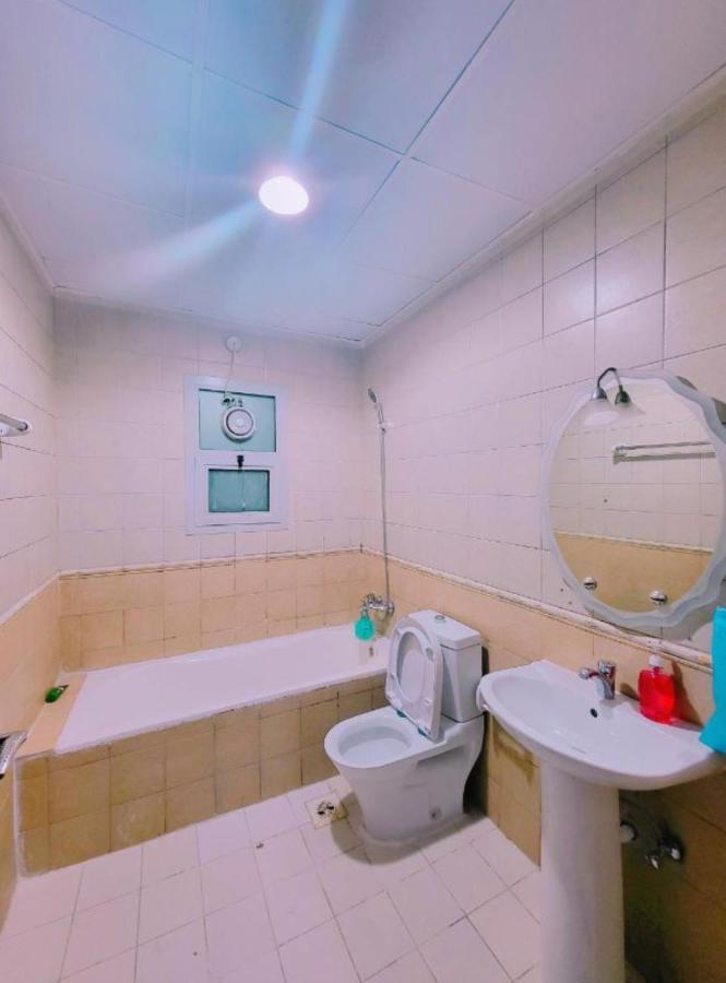 Dxb Hostel Near Adcb Metro Station Dubaj Zewnętrze zdjęcie